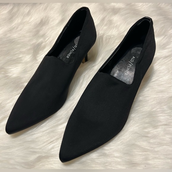 Donald J. Pliner Falen Black Pointed Toe Women's Heels - Picture 2 of 10